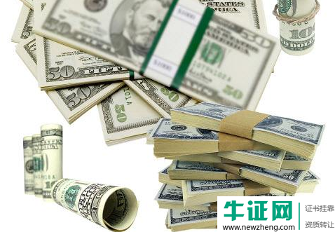 2019年施工员证挂一个月多少钱?
